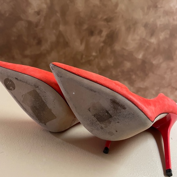 Jimmy Choo: Beautiful vibrant tangerine suede pump - Picture 3 of 4